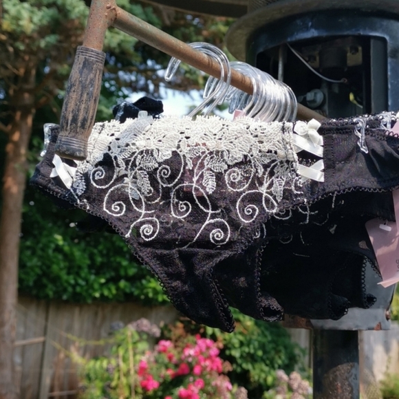 Sophie B. Bra - Picture 9 of 10